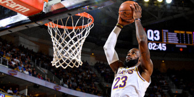 篮球比赛直播画面 - NBA球员扣篮瞬间